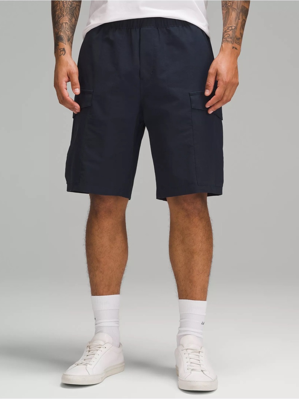 Lululemon Stretch Cotton Versatwill Cargo Pocket Shorts 10”, Navy Blue – Size 36